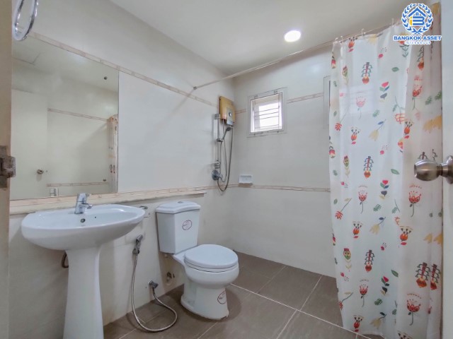 *****บ้านเดี่ยวมือสองย่านนนทบุรี ม.ชวนชื่น แคราย เนื้อที่กว้าง 55.90 ตร.ว. ฟังก์ชัน 3 ห้องนอน 2 ห้องน้ำ ที่จอดรถ 1 คัน บ้านสวยพร้อมอยู่ใจกลางเมืองนนทบุรี บนทำเลแห่งการเดินทาง ใกล้รถไฟฟ้าสายสีม่วง "สถานีแยกนนทบุรี1" และทางด่วน "งามวงศ์วาน"